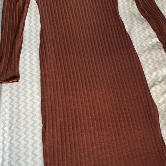 Scoop Neck Midi Dress - Picture 6 of 6